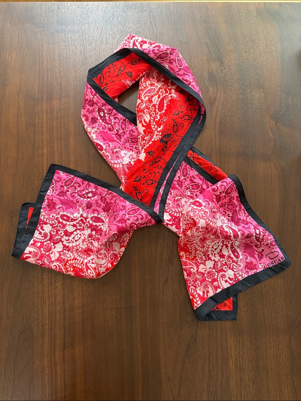 OSCAR DE LA RENTA 100% SILK SCARF PAISLEY OMBRÉ MAGENTA RED BLACK WHITE 53”x11”